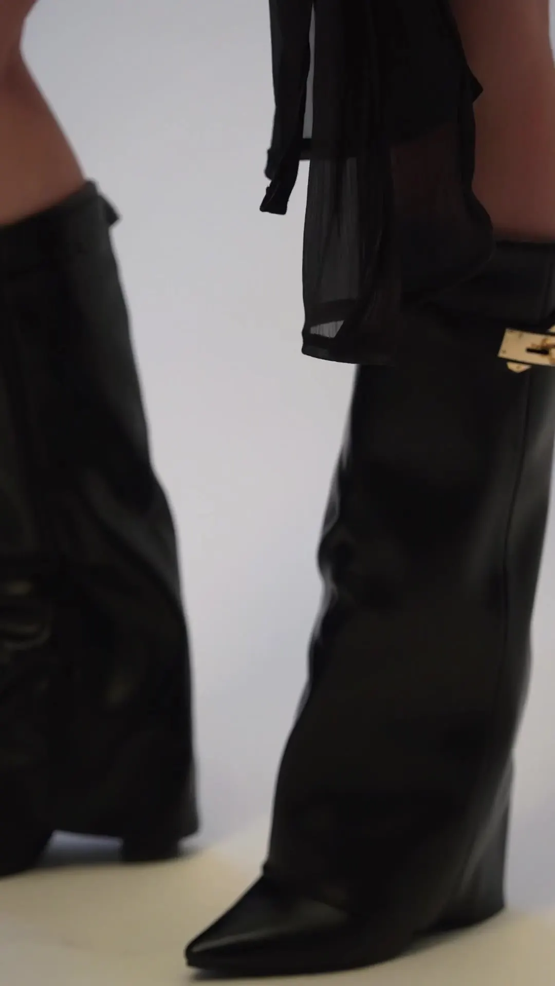 Vertical brand film — studio look I