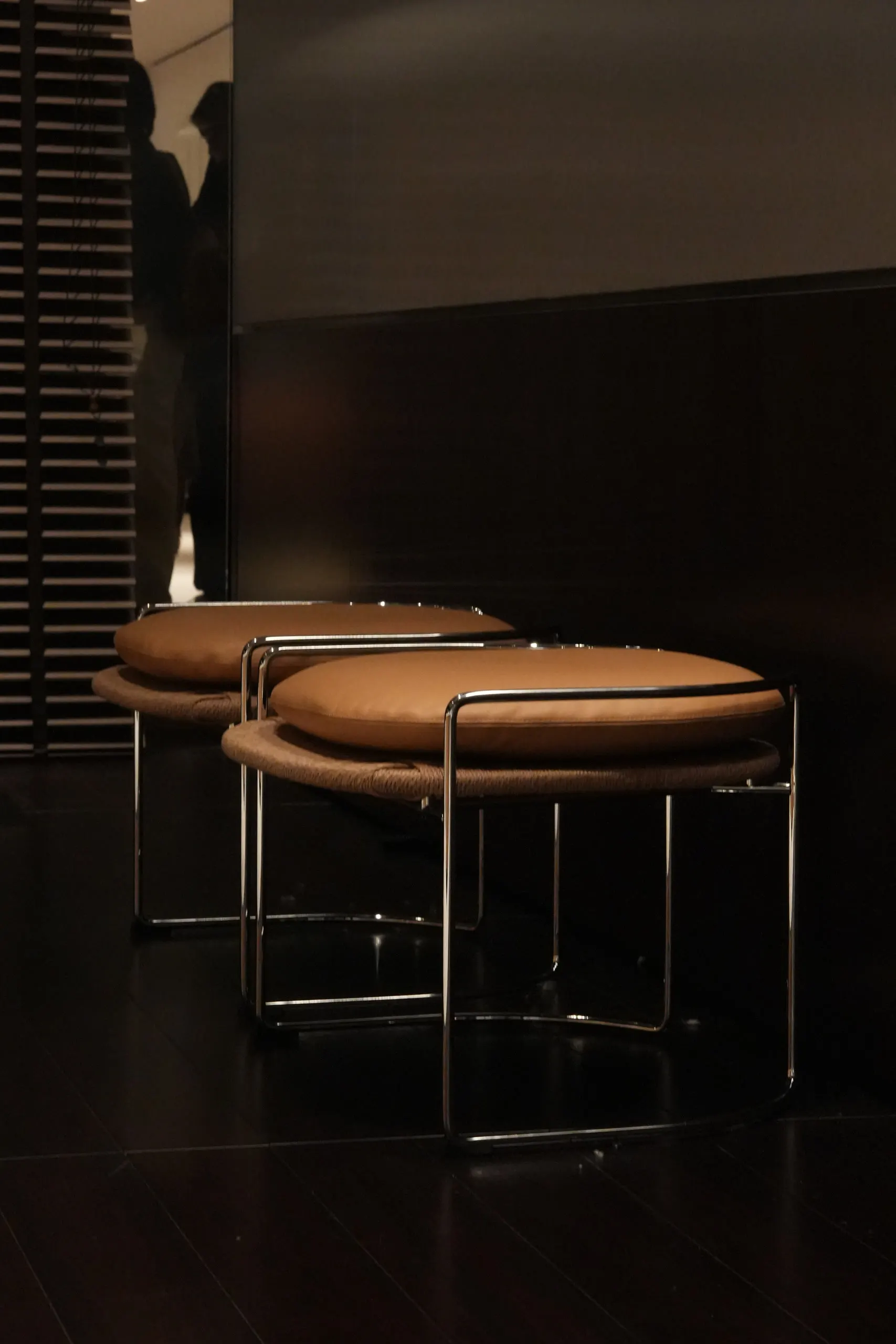 Sveka Design — curved sofa, showroom overview